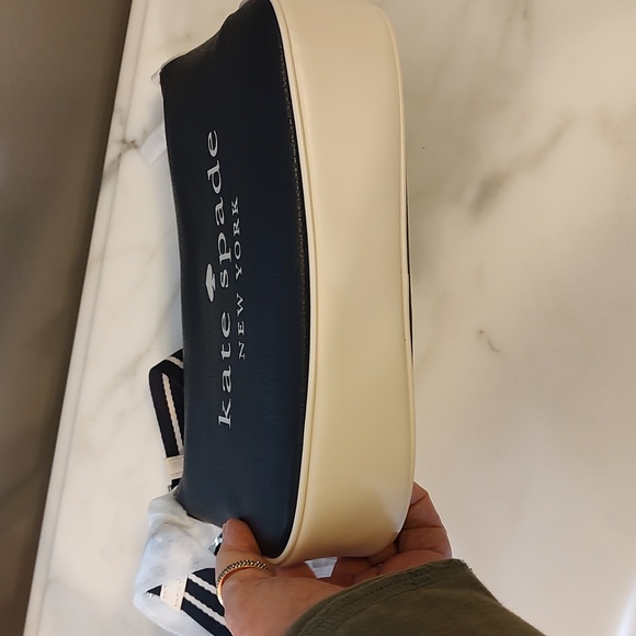 Stunningly beautiful Kate Spade crossbody. NWT - Picture 8 of 8